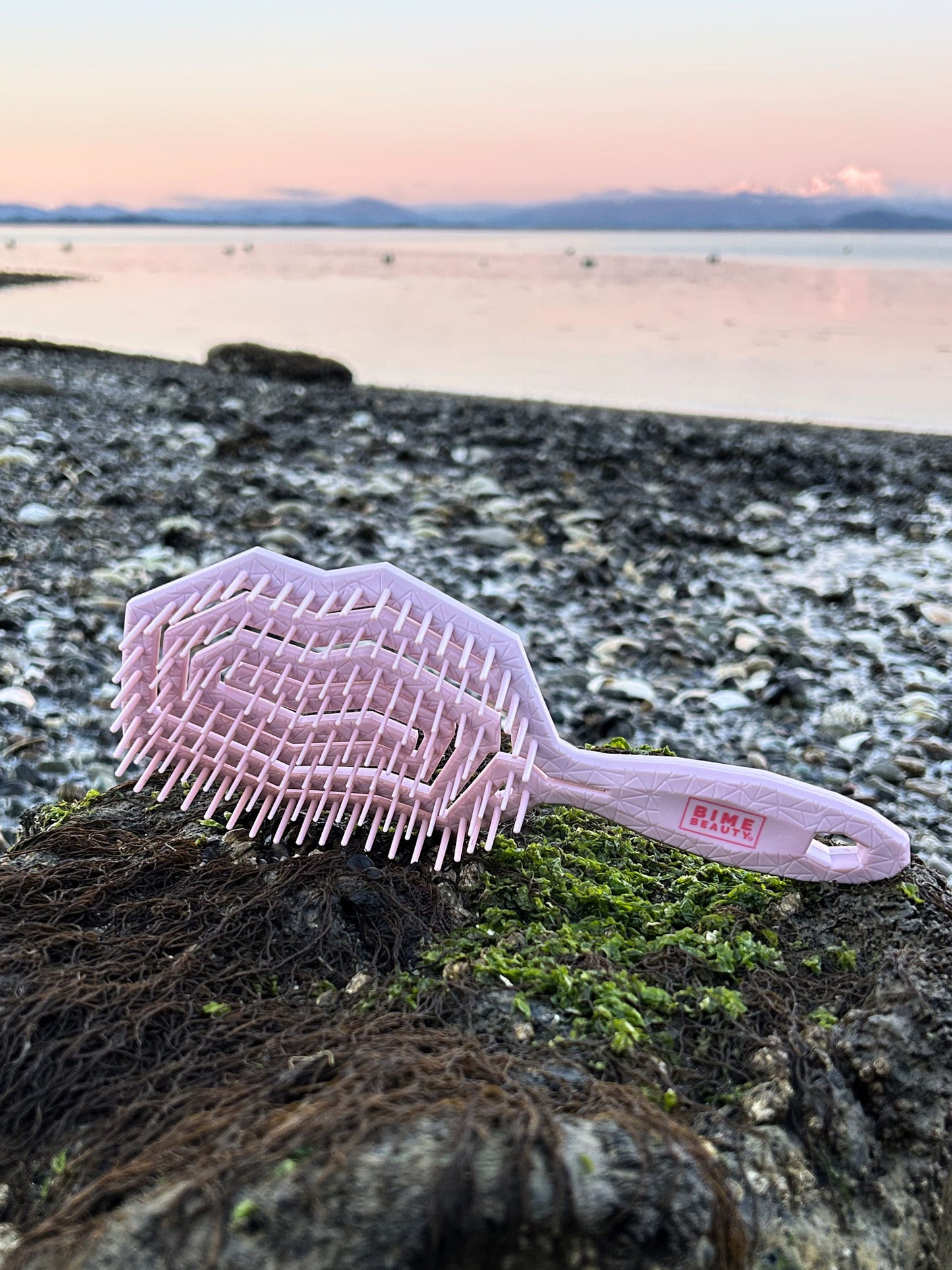 ArcticGlow™ Scalp Therapy Brush