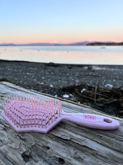 ArcticGlow™ Scalp Therapy Brush