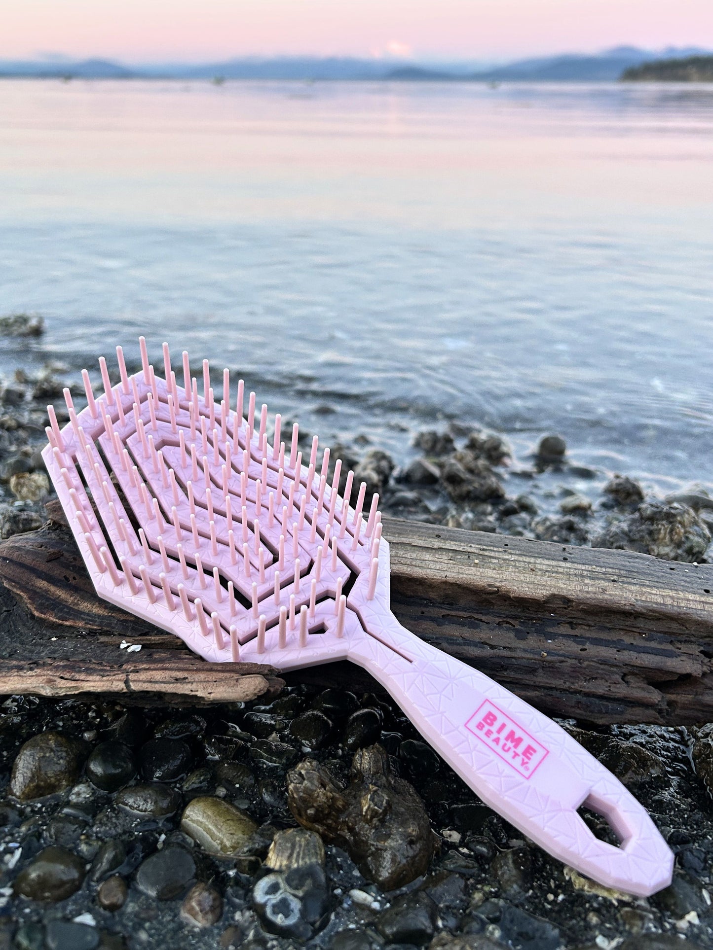 ArcticGlow™ Scalp Therapy Brush