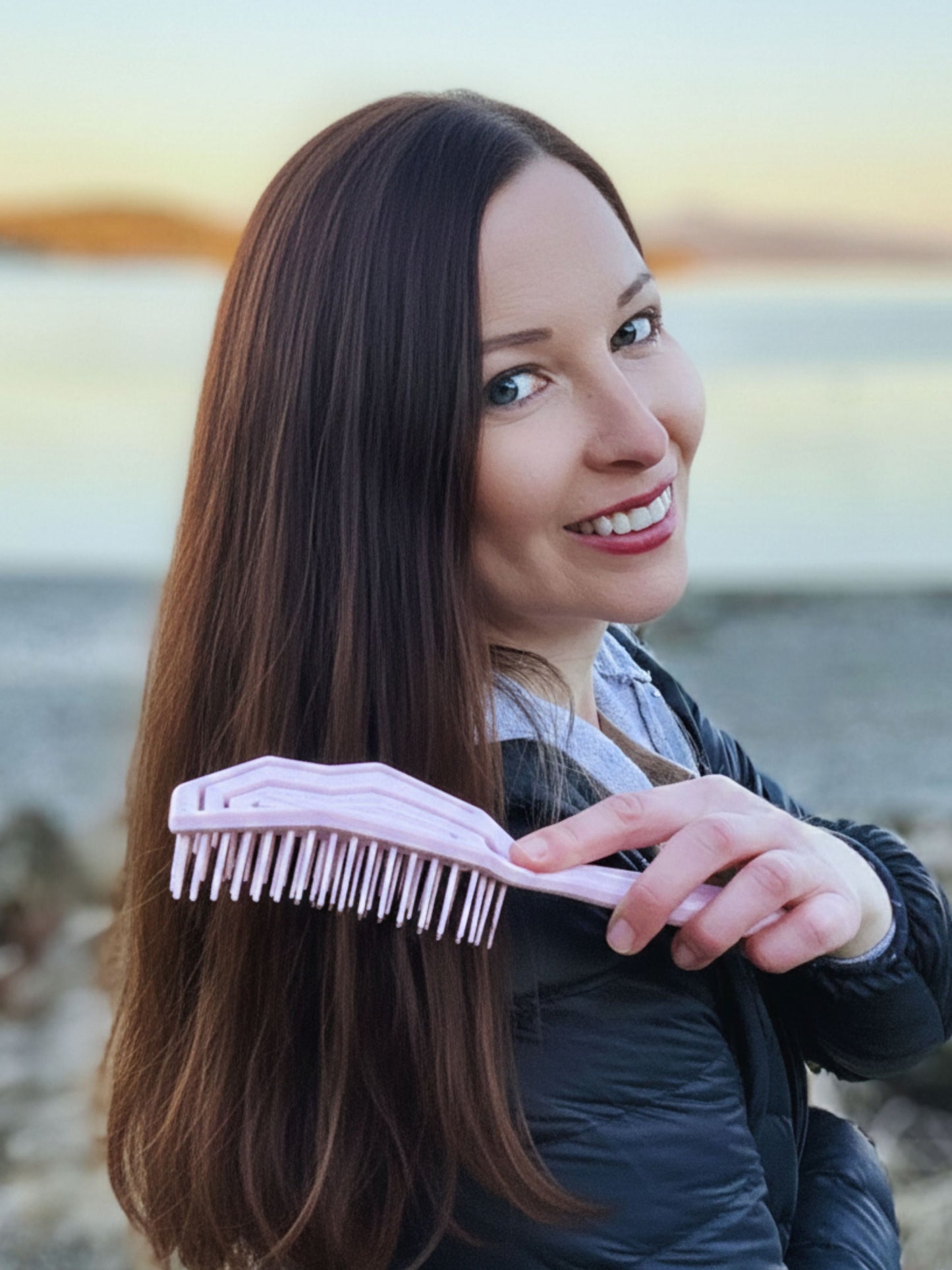 ArcticGlow™ Scalp Therapy Brush