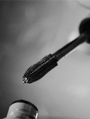 LashNova™ Lengthening & Volumizing Mascara