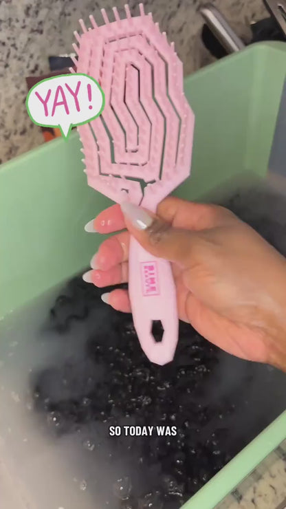 ArcticGlow™ Scalp Therapy Brush